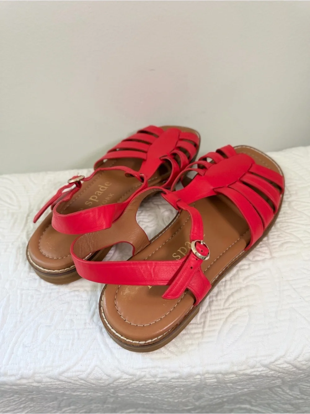 Kate Spade New York Wonder Neon Pink Flat Sandals NWOB 8